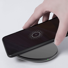 Cargar imagen en el visor de la galería, Pivoi QI Fast Wireless Charger Pad (Black) - WORLDTRADERS USA LLC (Vapeology)